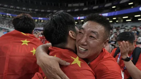 张雨霏蝶泳百米获银牌进决赛，叶诗文蛙泳百米夺冠将战决赛